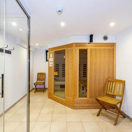 Luxueuse Et Spacieuse Avec Sauna Et Piscine 度假居 马尔梅迪